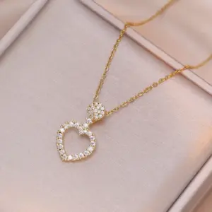 X2672 Gold Heart Necklace