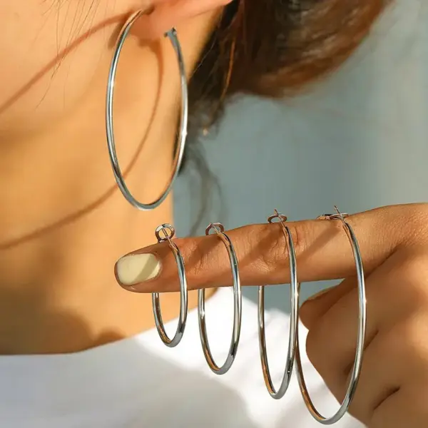 oly-a9b3c53ae07a1d0266967222a3eb4cf2 Wholesale 201 Stainless Steel Round Electroplating 18K Gold Plated Basic Simple Style Classic Style Earrings