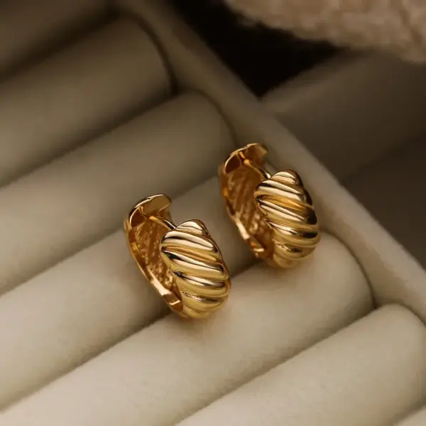 Wholesale 1 Pair Simple Style Commute Geometric Plating Copper 18k Gold Plated Hoop Earrings