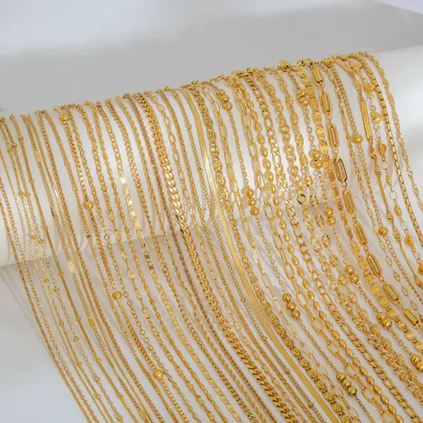 Elegant Simple Titanium Steel Basic Box Chain Jewelry Stainless Steel Plated 18K Blade Chain Necklace For Women Casual Love Pattern