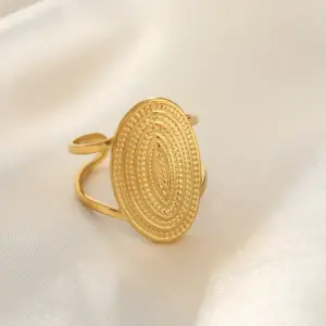 Gold round