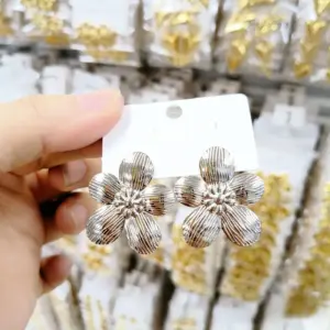 Steel Color Earrings 096 / 18k