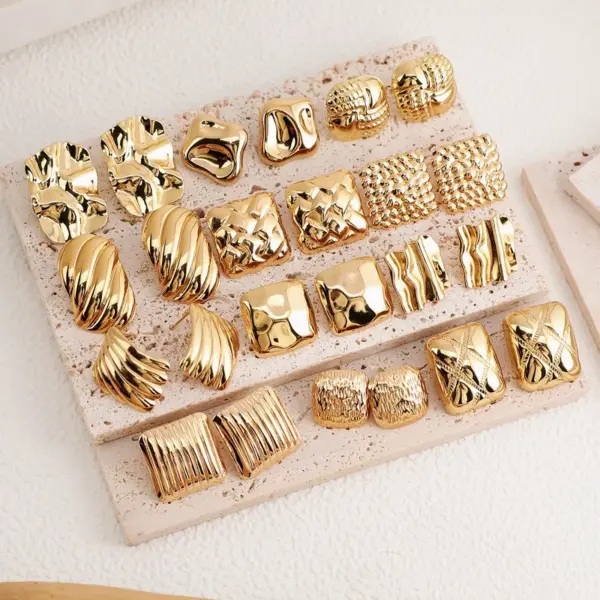 Wholesale 1 Pair Vintage Style Luxurious Classic Style Geometric 304 Stainless Steel Ear Studs