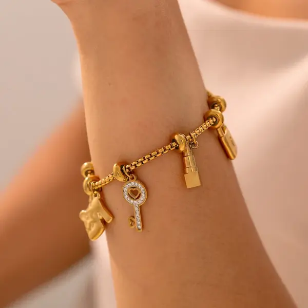 Wholesale 304 Stainless Steel Key Lock PVD Coated 18K Real Gold Plated Real Gold Plated Casual Luxurious Modern Style Waterproof Non Tarnish Bracelets
