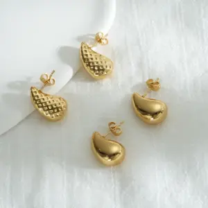 304 Stainless Steel Water oplets Waves Vacuum Plating Stone-Free 18K Real Gold Plated 18K Gold Simple Style Classic Style Waterproof Non Tarnish Plating Yellow Ear Studs