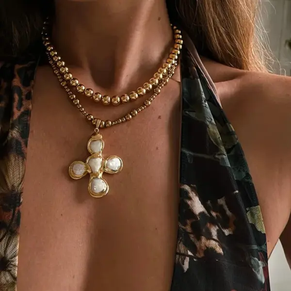 Wholesale Copper Cross Plated Zircon 18K Gold Plated Elegant Lady Cable Chain Lobster Trigger Clasp Closure Pendant Necklace