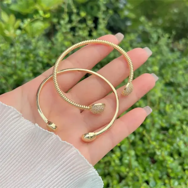 Wholesale Multi-Style Copper Plating 18K Gold Round Inlaid Full Rhinestone Zircon Bracelet Fashion High-End Suitable For Daily Wear Valentine's Day Gift