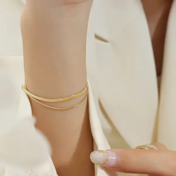 oly-aa51c0d07affb9c363bda327b24d566e Wholesale PVD Coated Real Gold Plated 18K Gold Geometric 304 Stainless Steel Simple Style Waterproof Non Tarnish 304 Stainless Steel Bracelets