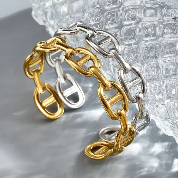 Wholesale Modern Minimalist INS Style 304 Stainless Steel Furnace Vacuum Electroplated Hollow Geometric New-shaped Open Bracelet