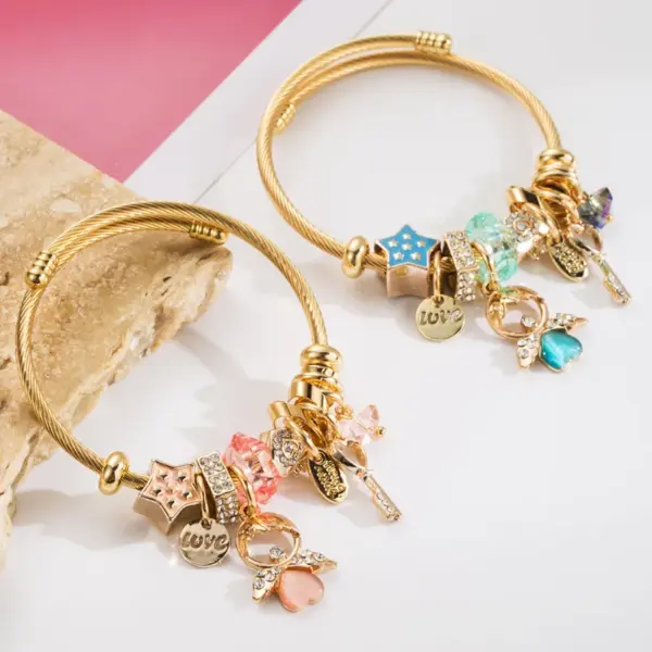 Wholesale PVD Coated 14K Gold Plated Key 304 Stainless Steel Casual Vacation Classic Style Waterproof Non Tarnish 304 Stainless Steel Bangle