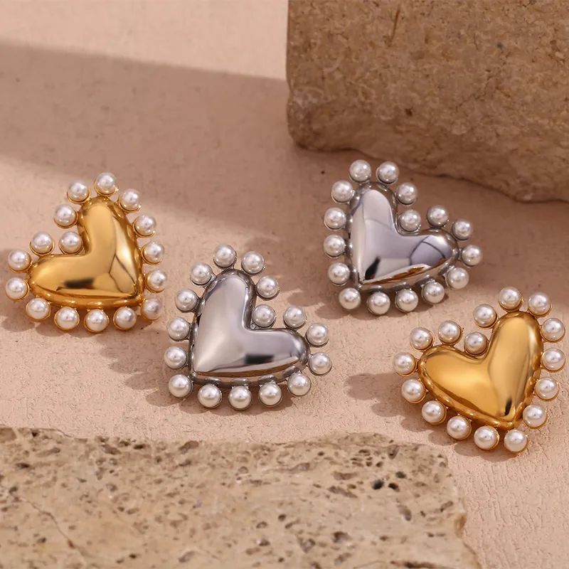 Wholesale PVD Coated Real Gold Plated 18K Gold Heart Shape 304 Stainless Steel Simple Style Classic Style Waterproof Non Tarnish Ear Studs