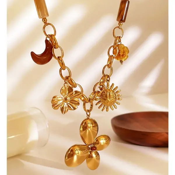 Wholesale Stainless Steel Round Heart Shape PVD Coated Acrylic Enamel Real Gold Plated Vintage Style Luxurious Simple Style Hypoallergenic Handmade Chain Lobster Trigger Clasp Closure Gold Multi Charms Necklace