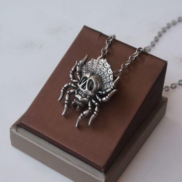 oly-aa6db9c55048fd2f6c4e187516cb7b98 Wholesale Vintage Gothic Pendant Necklace Antique Sier Necklace for Women Fashion Jewelry