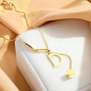 A8497-Golden D Square