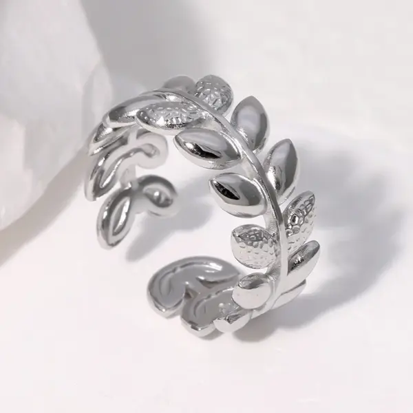 Wholesale PVD Coated Real Gold Plated 18K Gold Leaf 304 Stainless Steel Sweet Waterproof Non Tarnish Open Rings