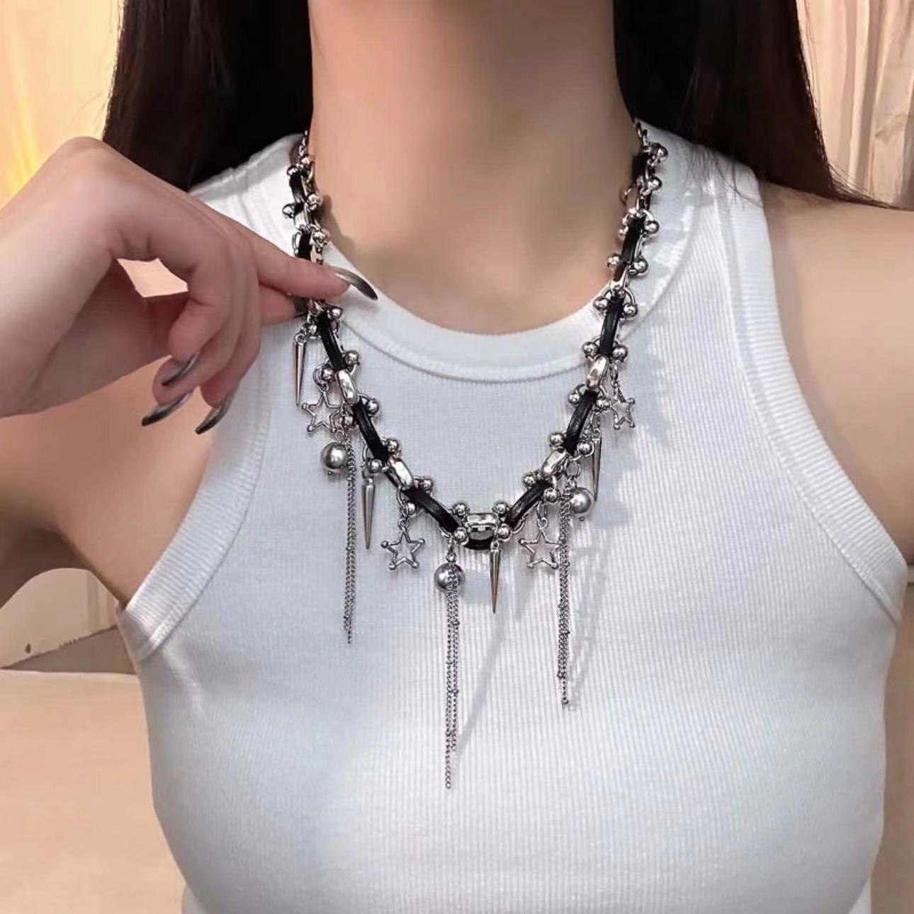 Wholesale Sweet cool tassel rivet beaded ing collar female niche design high-grade sweet cool hot girl style necklace necklace