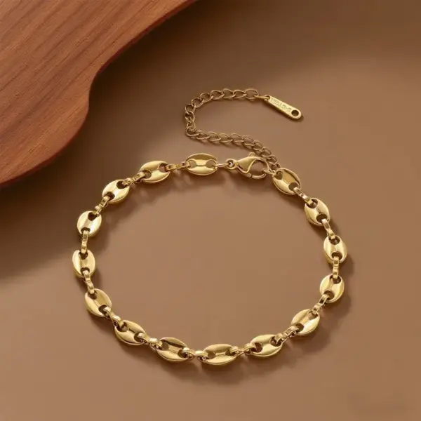 Wholesale New Stylish Women's Stainless Steel Necklace Bracelet Set Coffee Bean Pig Nose Luxury Minimalist Versatile Jewelry Accessories