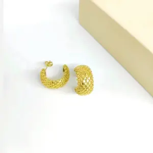 C- Shaped / Gold