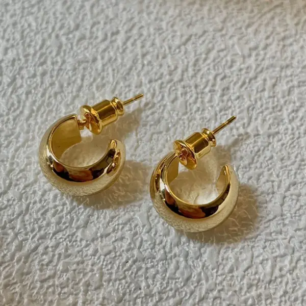 1 Pair Modern Style C Shape Asymmetrical Plating Copper 18k Gold Plated Earrings