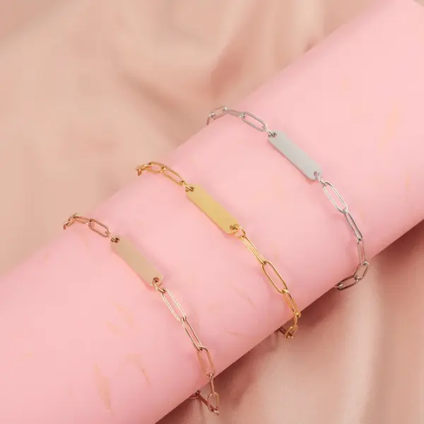 304 Stainless Steel Customization Laser Engraving Solid Color Ion Plating (IP) 18K Gold Real Gold Plated Simple Style Waterproof Non Tarnish Paperclip Chain Lobster Trier Clasp Closure Bracelets