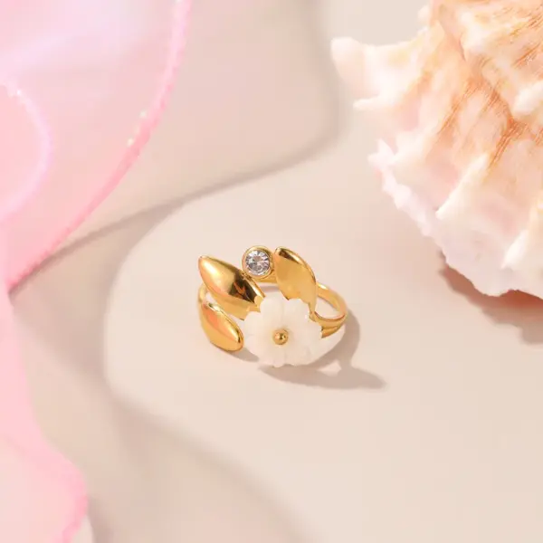 Wholesale Elegant Pearl Flower Stainless Steel Open Ring Gold Plated Adjustable Band Casual Holiday Jewelry Accessory For Women
