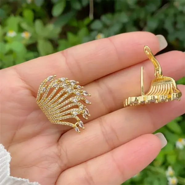 Wholesale 1 Pair Modern Style Classic Style Heart Shape Flower Inlay Copper Zircon 18K Gold Plated Ear Studs