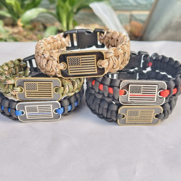 Wholesale Independence Day American Flag Bracelet Woven paracord Bracelet Outdoor Life Saving Bracelet Factory Direct Seconds