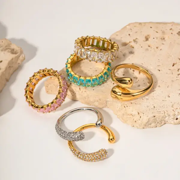 Wholesale Jewelry INS Style Shiny Round 304 Stainless Steel Zircon PVD Coated Plating Inlay Rings