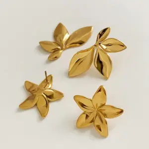 Wholesale PVD Coated Real Gold Plated 16K White Plating Leaves Flower 304 Stainless Steel Casual Modern Style Waterproof Non Tarnish Ear Studs