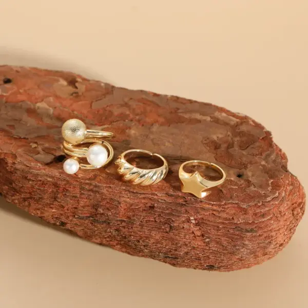 Wholesale Elegant Luxurious Classic Style Geometric Star Copper Plating Inlay Artificial Pearls 14k Gold Plated Open Ring