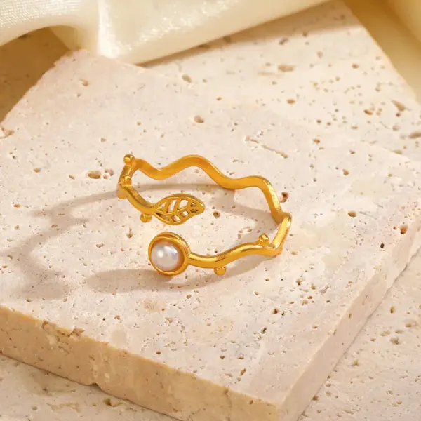 Wholesale Ion Plating (IP) 18K Gold Plated Leaves 304 Stainless Steel IG Style Waterproof Non Tarnish Open Rings
