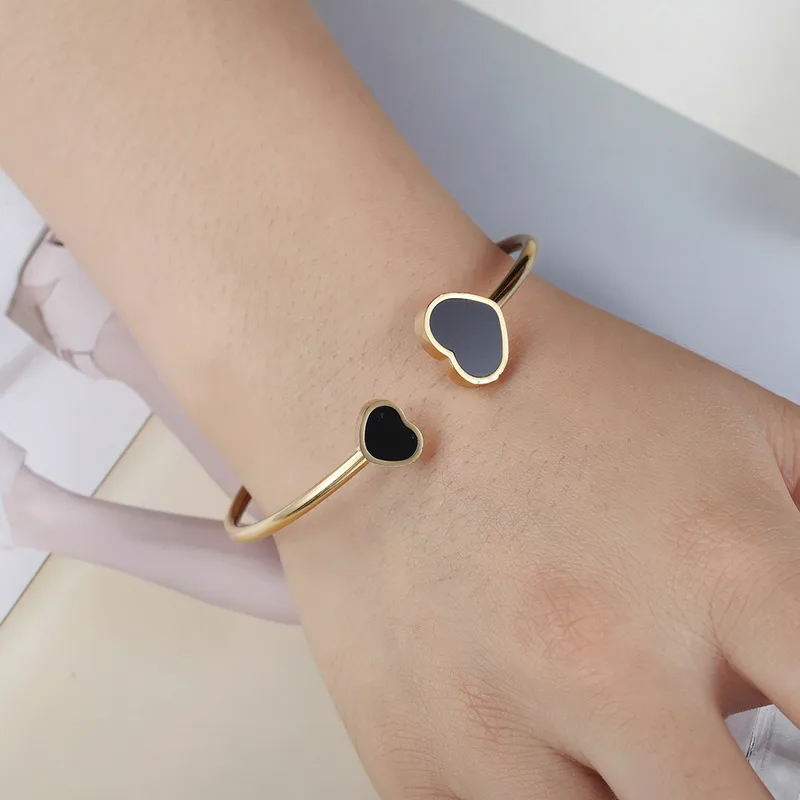 Wholesale Vacuum Plating Real Gold Plated Heart Shape 304 Stainless Steel Simple Style Waterproof Non Tarnish Inlay Bangle