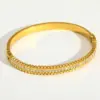 Wholesale Elegant Simple Stainless Steel 18K Gold Embedded Zircon Heart Round Geometric Bracelet Luxury Jewelry Women's Fashion Accessory