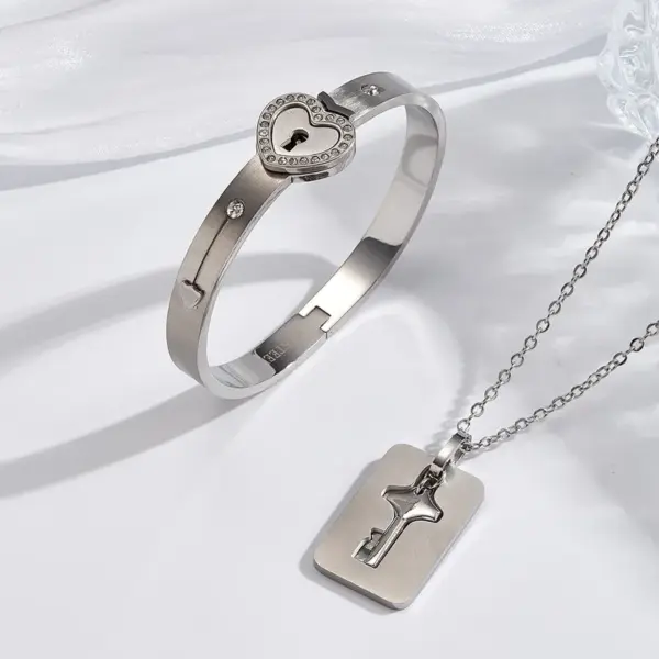 PVD Coated 18K Real Gold Plated Heart Shape Key Rectangle 304 Stainless Steel IG Style Casual Elegant Polishing Plating Jewelry Set