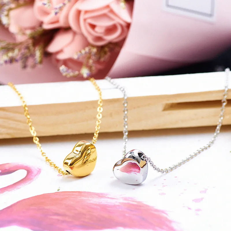 Wholesale PVD Coated Real Gold Plated 18K Gold Heart Shape 304 Stainless Steel Simple Style Commute Waterproof Non Tarnish 304 Stainless Steel Pendant