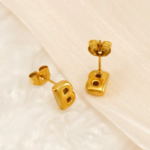 PVD Coated 18K Gold Plated Letter 304 Stainless Steel Simple Style Classic Style Waterproof Non Tarnish Ear Studs