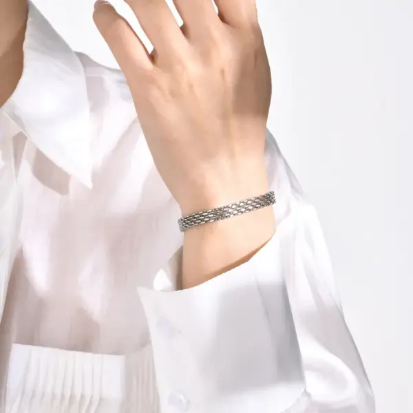 Wholesale 304 Stainless Steel Grid Ion Plating (IP) KC Golden Plated White K Plated Vintage Style Waterproof Non Tarnish Surgical Steel Plating Gold Silver Bracelets