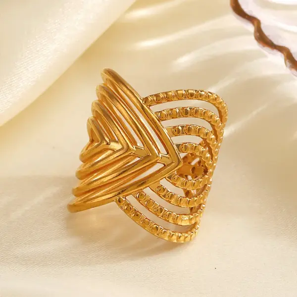 Wholesale Ion Plating (IP) 18K Gold Plated Lines 304 Stainless Steel Artistic Waterproof Non Tarnish Open Rings
