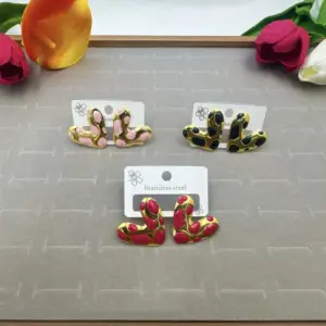 V-shaped Oil Drop Earrings Random Color / 18k
