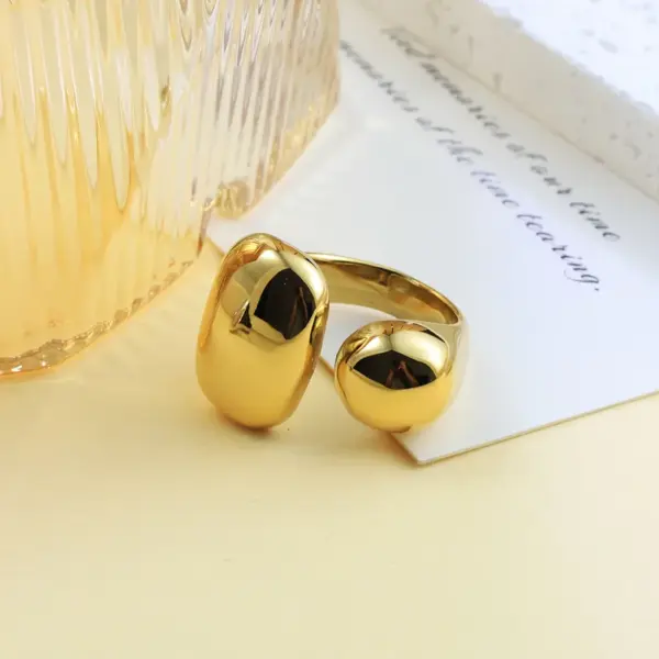 Wholesale 304 Stainless Steel Round Dots PVD Coated 18K Real Gold Plated Vintage Style Simple Style Roman Style Waterproof Non Tarnish Handmade Plating Gold Rings