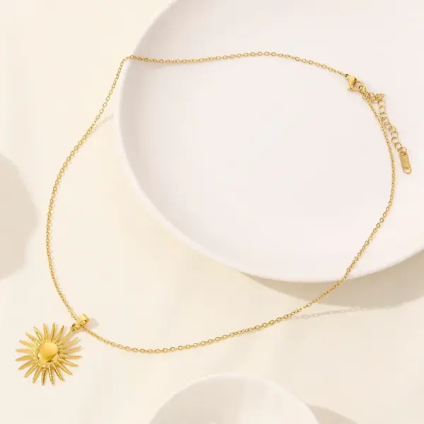 Wholesale PVD Coated Real Gold Plated Sun Star Moon 304 Stainless Steel Casual Simple Style Waterproof Non Tarnish 304 Stainless Steel Pendant Necklace