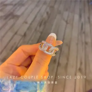 Single A / Adjustable Opening