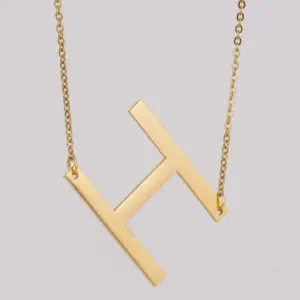 Gold H [with Chain]]