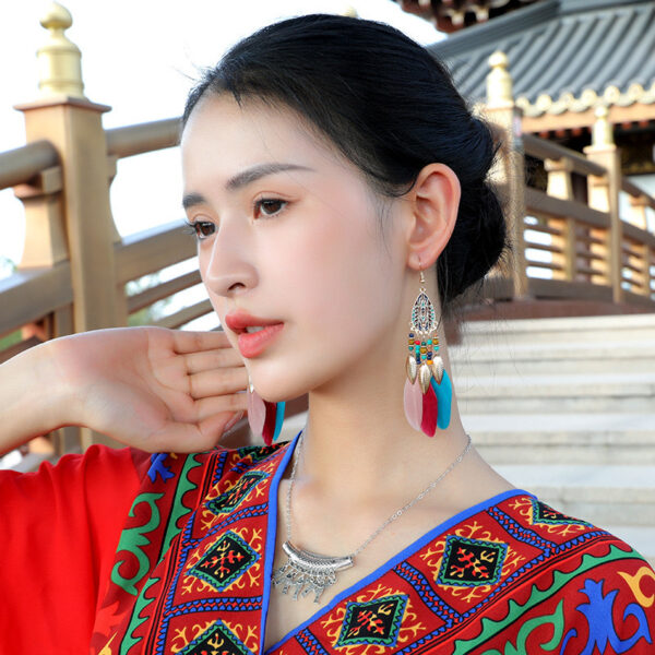 Wholesale European and American Hot-selling Feather Earrings Ethnic Style Travel Water Drops Tassel Feather Long Bohemian Rice Beads Earrings