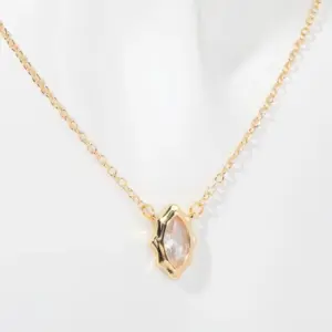 金色单颗马眼项链