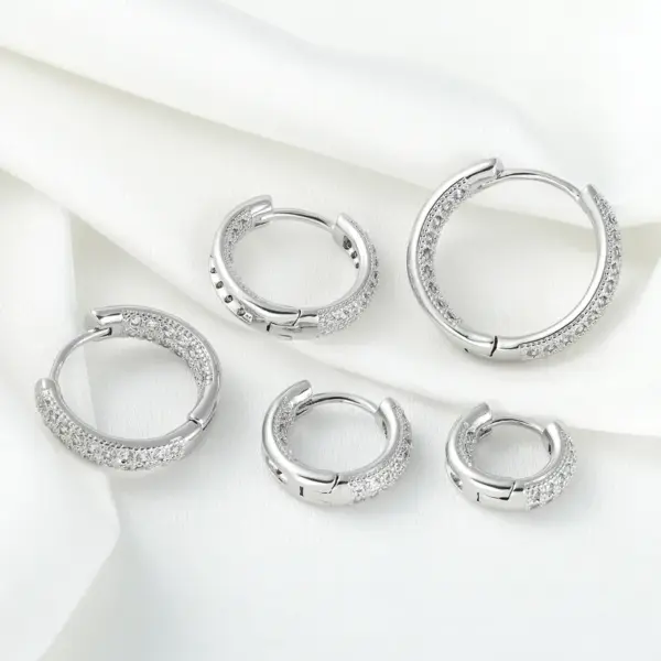 1 Piece Simple Style Round Plating Inlay Brass Zircon 18k Gold Plated Silver Plated Huggie Earrings