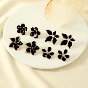 Multicolor / Average Size / Black Four-Piece Set