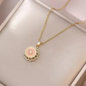 X3848 Rotating Petal Necklace
