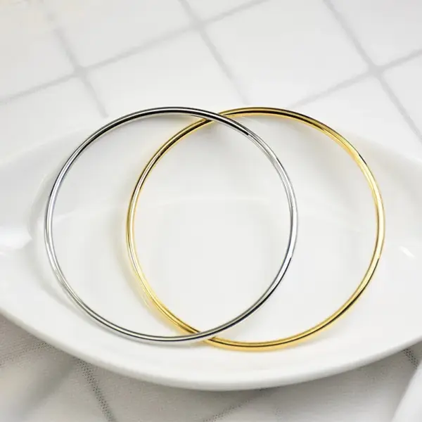 Wholesale PVD Coated Solid Color Stainless Steel Simple Style 304 Stainless Steel Bangle