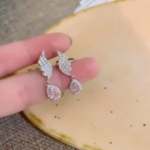 56 Ear Clip-Pink Wings